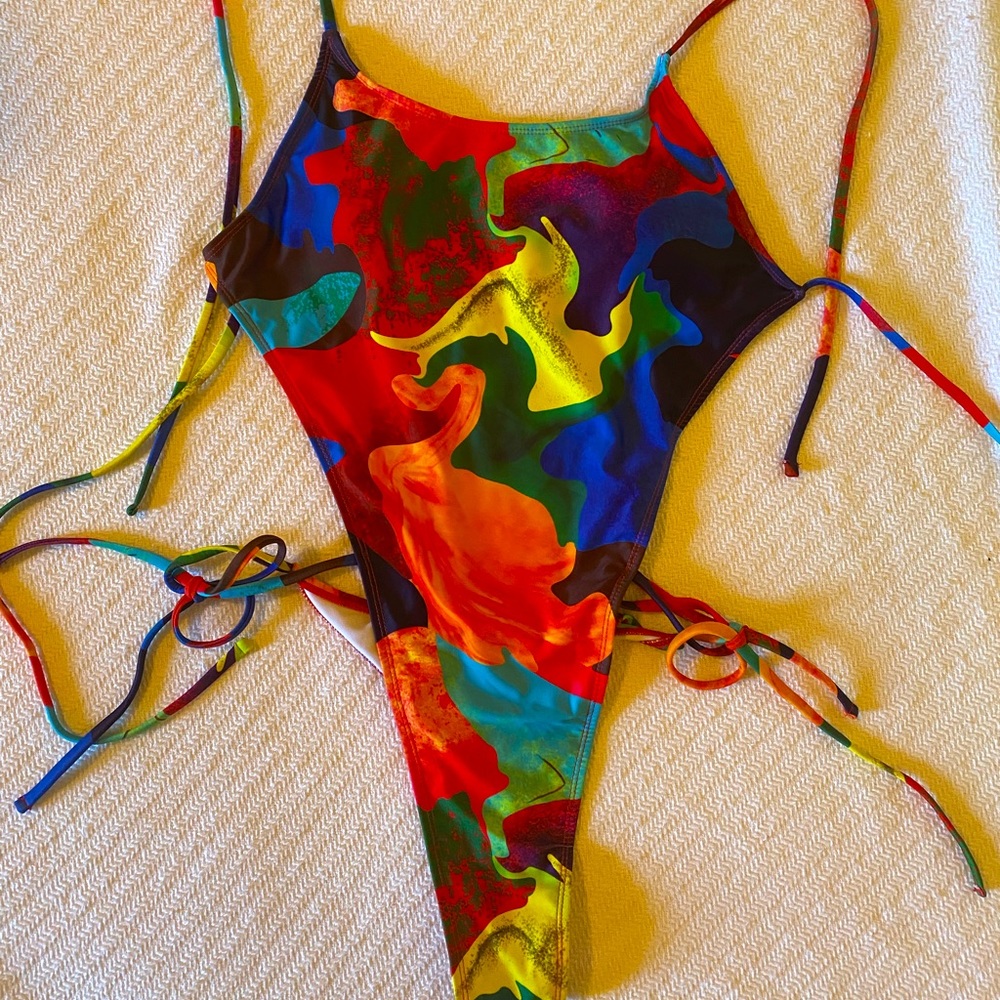 Size M one piece swimsuit - never been worn
